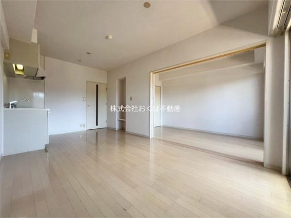 スプランドゥール新屋敷（0702） リビング