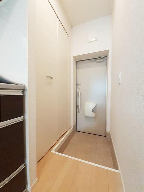 サンリットⅢ（110） 玄関