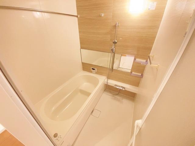 ニューロイヤル（102） 部屋画像