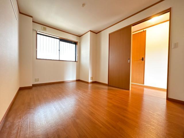 グレイスイサキ 部屋画像