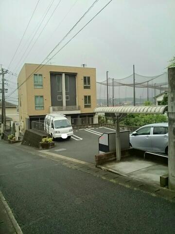 ブローテ藤本（302） 駐車場