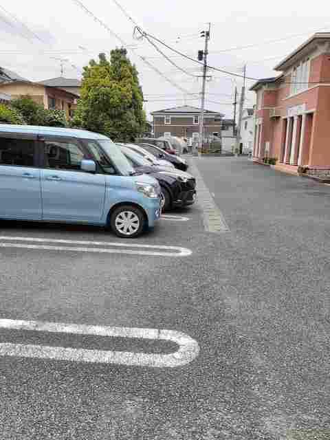 ラフレシールⅢ（101） 駐車場