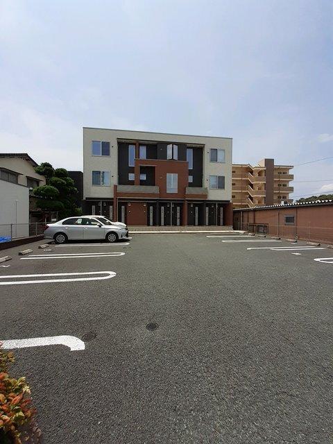 サンシャイン三ノ宮（301） 駐車場