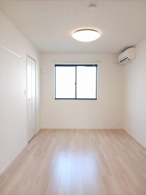 ルナ　クレスタⅡ（105） 室内