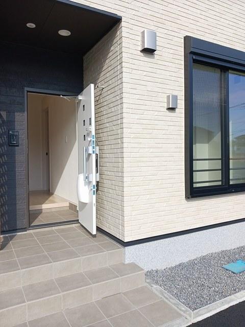ルナ　クレスタⅡ（105） 玄関