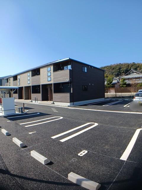 コンフォルト　タツダ（101） 駐車場
