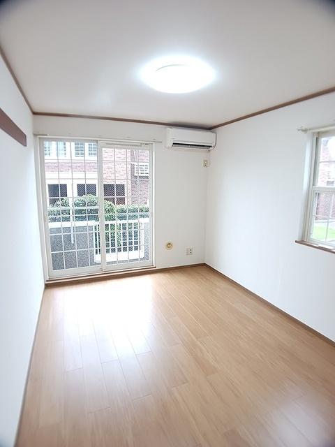 ラ・プラージュ　ミューズ（101） リビング