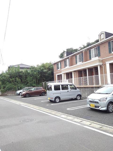 Ｐ’シュロス（101） 駐車場