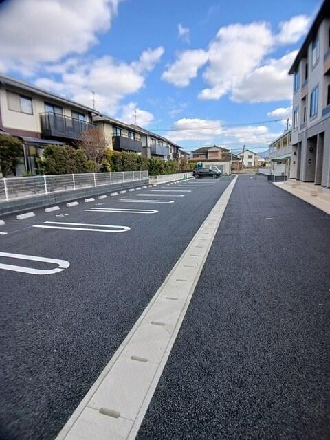 サントラップ大津南（302） 駐車場