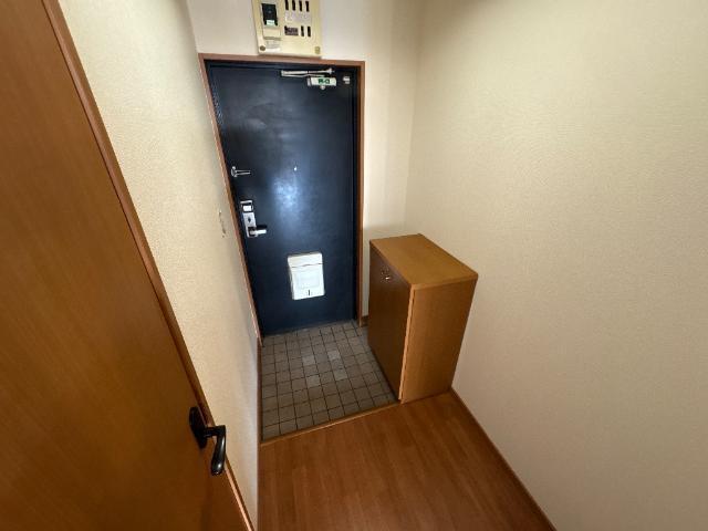ハウスローリエ 玄関