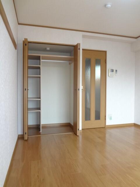 アヴァンティ（405） 収納