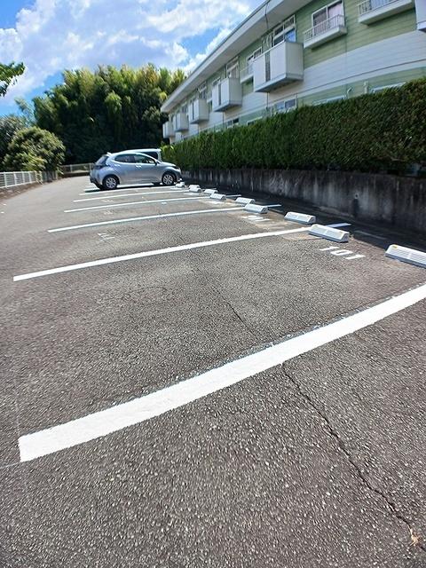 メゾンドセシボン（103） 駐車場