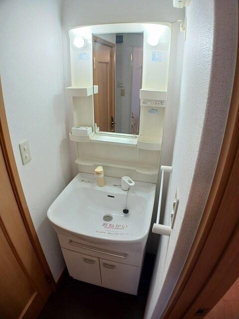 メゾン　ド　コリ−ヌ（101） 洗面