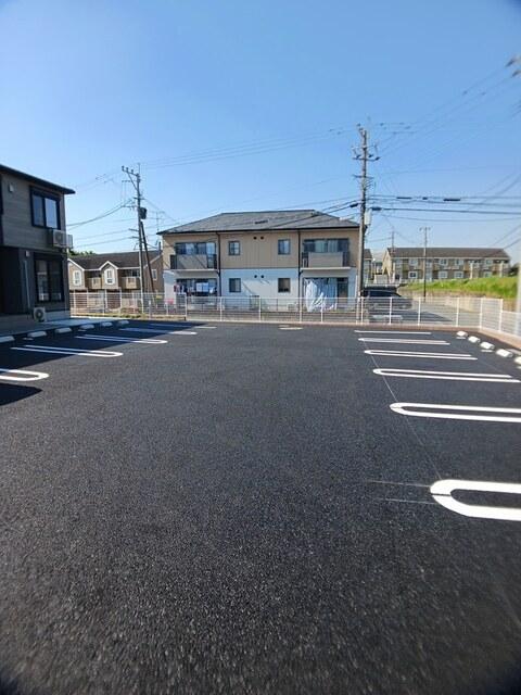 ロイヤルⅣ（205） 駐車場