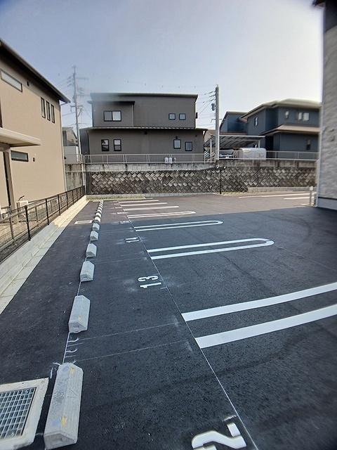 グラン・メゾン飛田Ｂ（305） 駐車場