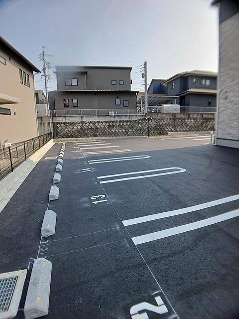 グラン・メゾン飛田Ｂ（303） 駐車場