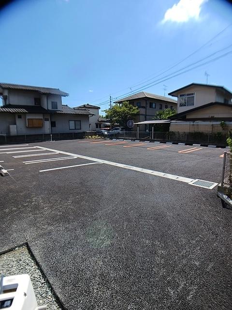 シャリオ　バシェ（102） 駐車場