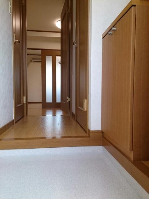 プレジデンシャル白山（402） 玄関