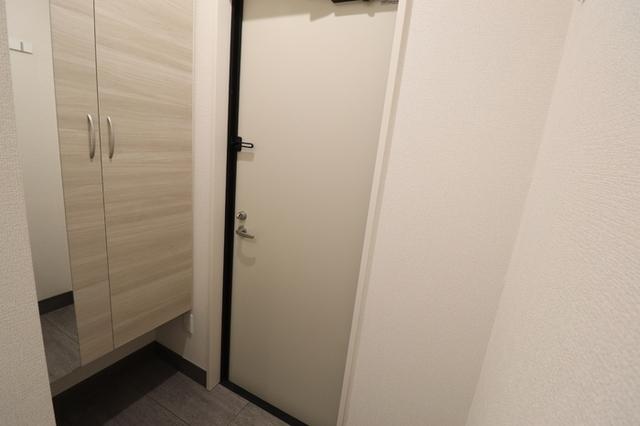ランドマークⅡ（103） 玄関