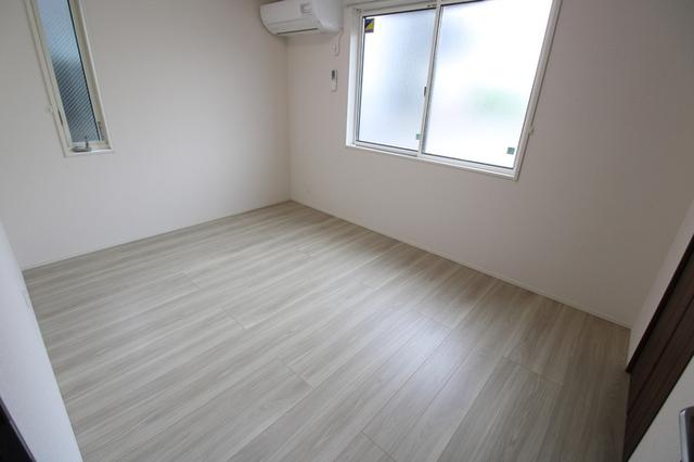 Etoile・Bright(ｴﾄﾜｰﾙ･ﾌﾞﾗｲﾄ)（103） 部屋画像