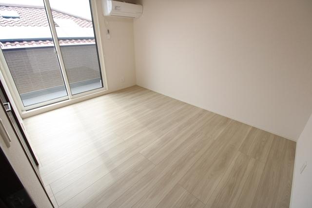 Etoile・Bright(ｴﾄﾜｰﾙ･ﾌﾞﾗｲﾄ)（302） 部屋画像