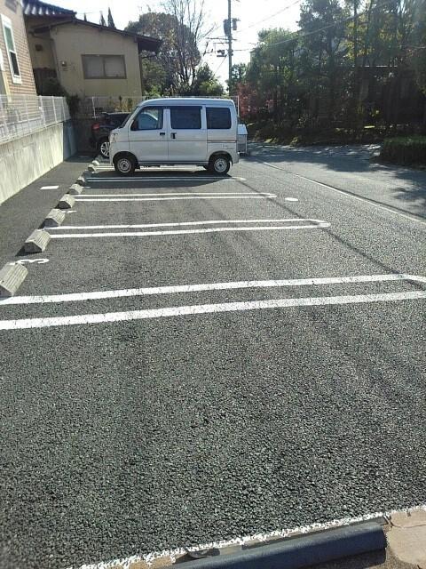 コーポ天王（203） 駐車場