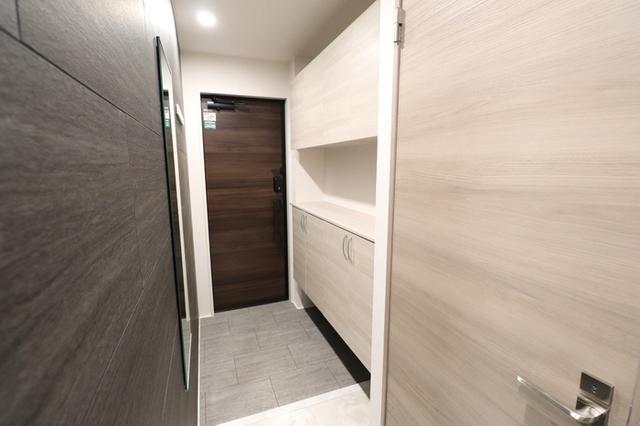 Crest Court（203） 玄関