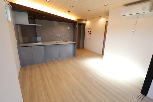 Crest Court（303） 部屋画像