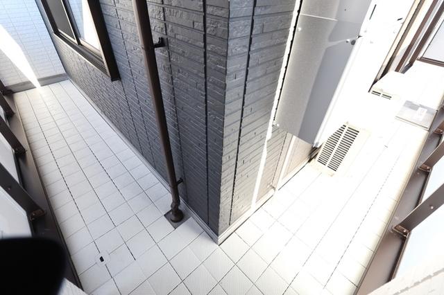 Crest Court（305） バルコニー