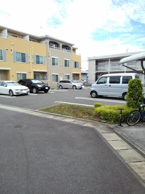 インプレスＢ（105） 駐車場