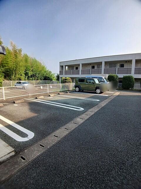 エスポワールⅡ（101） 駐車場