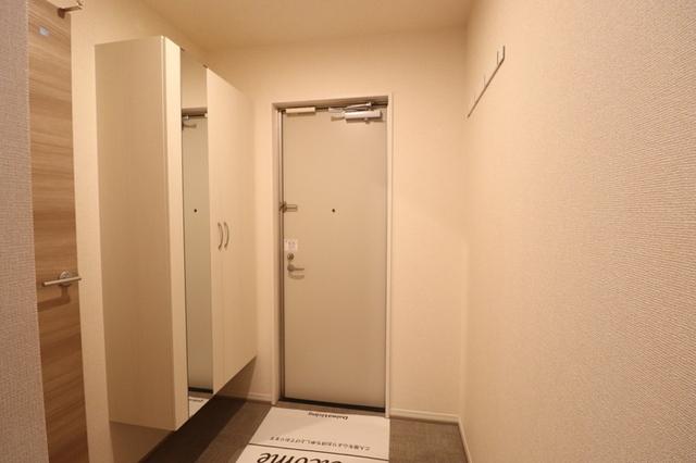 ef三番館（303） 玄関