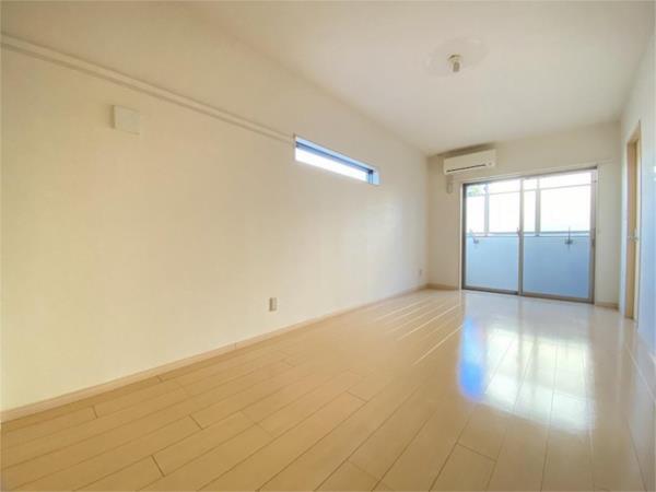アクティオン薬園町（106） リビング