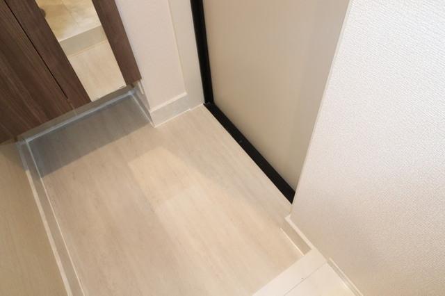 イーストプレイス須屋（102） 玄関