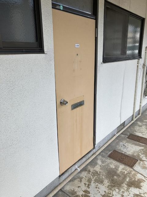 かつきハイツ（103） 玄関