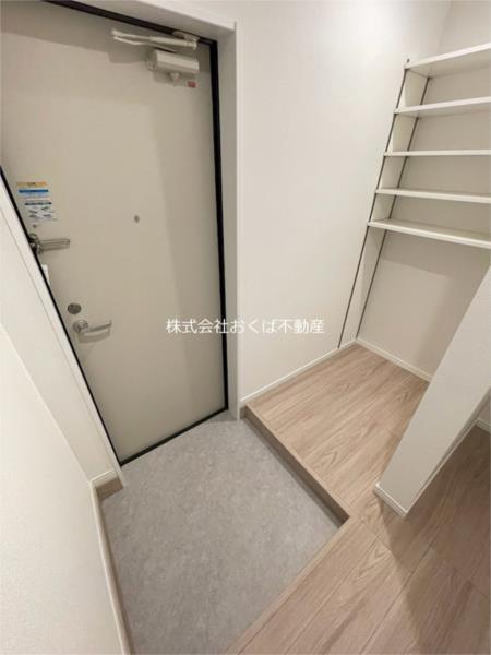 ノヴァイフ黒髪（103） 玄関