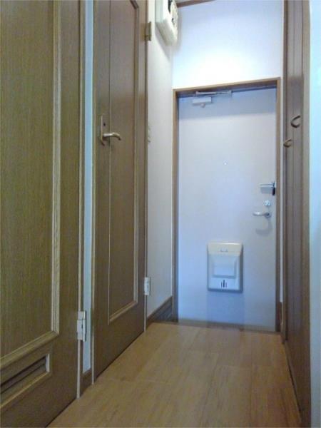 メゾンクレール（102） 玄関