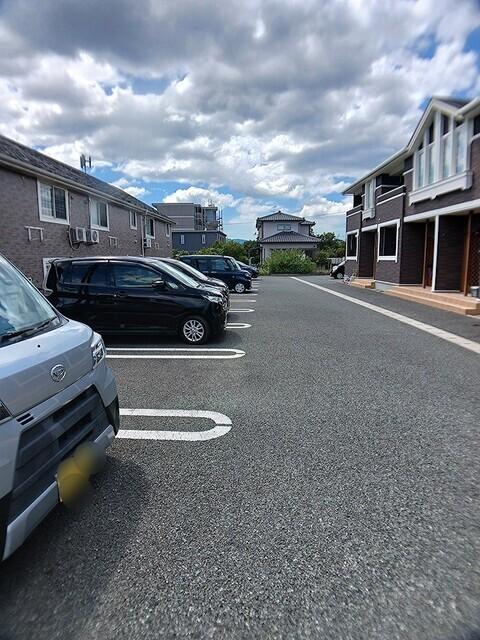 レーヴ　Ⅰ（205） 駐車場