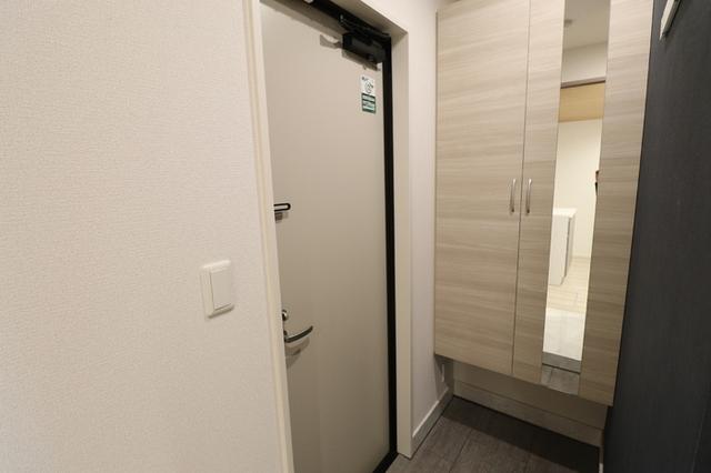 ザ　スターリング新外（105） 玄関