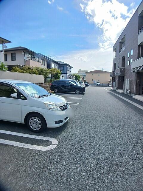 プライム・ガーデンⅡ（302） 駐車場