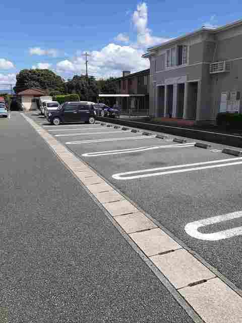 エクセレントライト（105） 駐車場