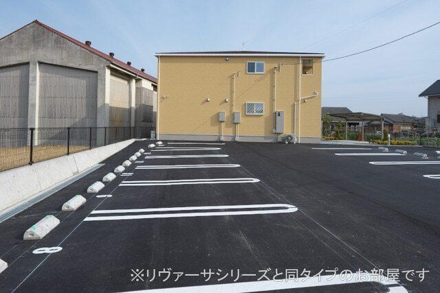 フレッシュリーⅢ（102） 駐車場