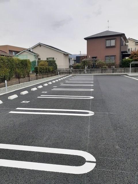 シャルマンビップⅡ（301） 駐車場