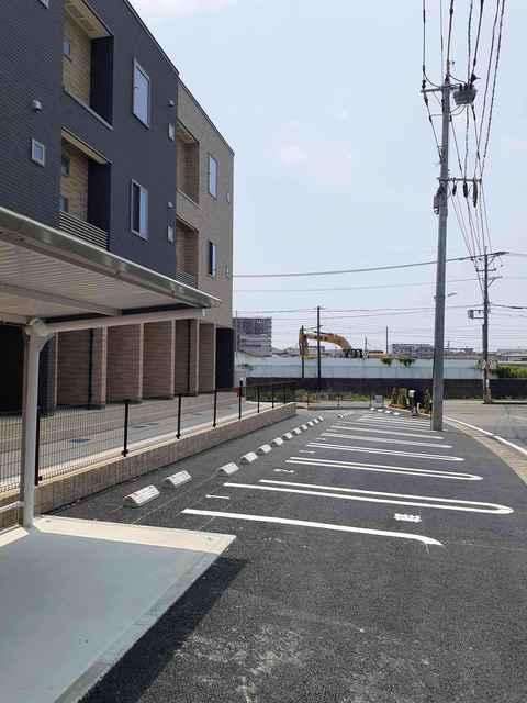 グラースジュネス（305） 駐車場
