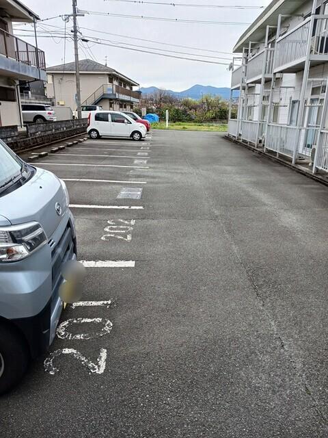 平國ハイツ（101） 駐車場