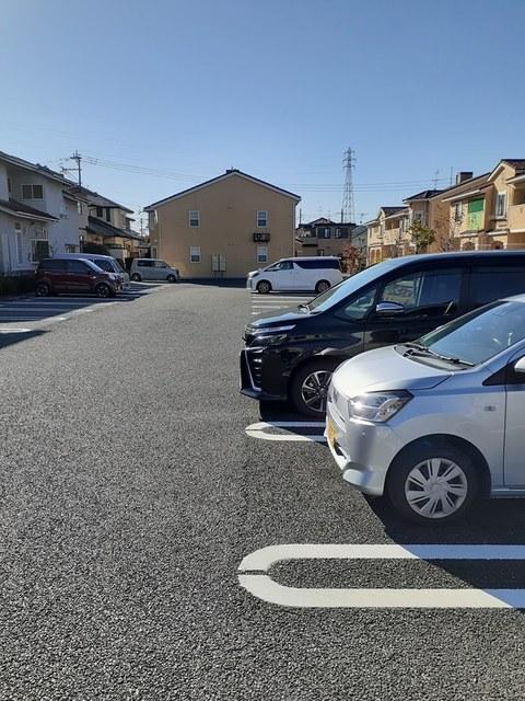メゾン・ジェルメⅠ（205） 駐車場