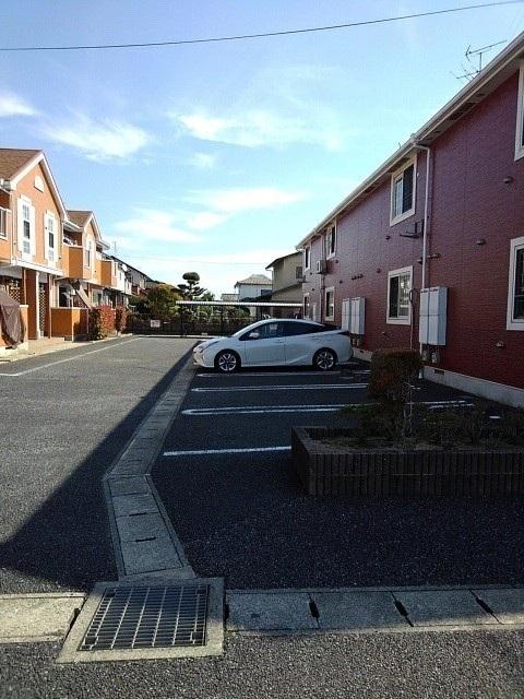 メゾンナカシマⅢＡ（101） 駐車場