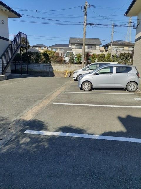 ディアコートＢ（103） 駐車場