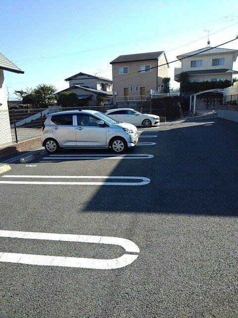 ヴェルデコリーナエストⅠ（202） 駐車場