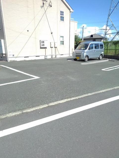 コーポＫＭⅡ（202） 駐車場